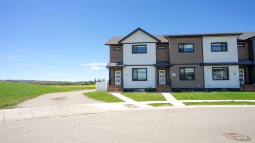 56 Inglis Crescent, Sylvan Lake, AB 
