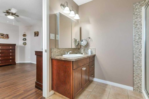 19 Lougheed Close, Red Deer, AB 