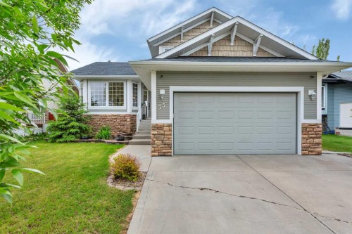 33 Walker Boulevard, Red Deer, AB 