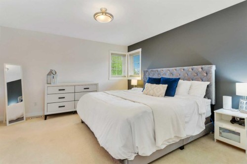 33 Walker Boulevard, Red Deer, AB 