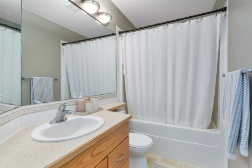 33 Walker Boulevard, Red Deer, AB 