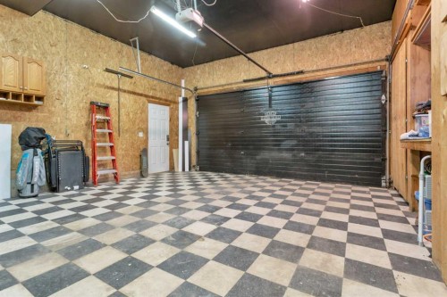33 Walker Boulevard, Red Deer, AB 