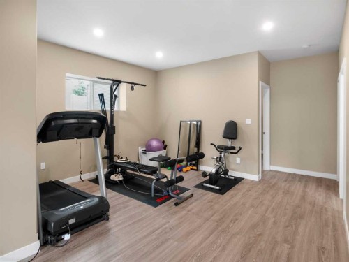 25 Grove Close, Red Deer, AB 