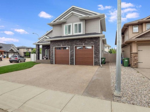 25 Grove Close, Red Deer, AB 