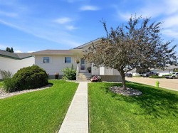109 Logan Close Red Deer, AB T4R 2N0
