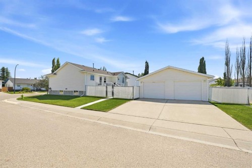 109 Logan Close, Red Deer, AB 