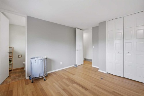 6124 Hamilton Drive, Red Deer, AB - Indoor Photo Showing Other Room