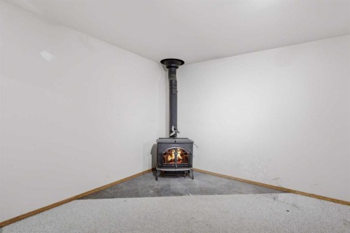 6124 Hamilton Drive, Red Deer, AB - Indoor Photo Showing Other Room