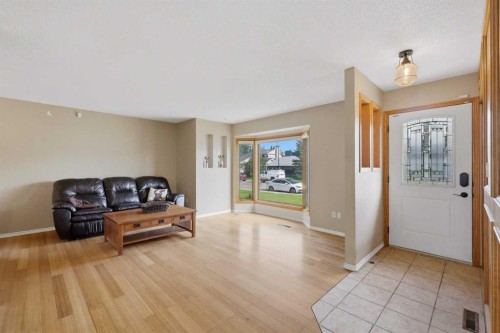 6124 Hamilton Drive, Red Deer, AB - Indoor