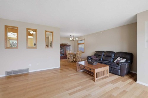 6124 Hamilton Drive, Red Deer, AB - Indoor Photo Showing Living Room