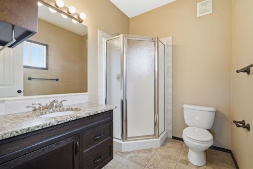 301-3505 51 Avenue, Red Deer, AB - Indoor Photo Showing Bathroom