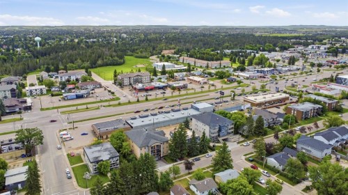 301-3505 51 Avenue, Red Deer, AB - Outdoor With View