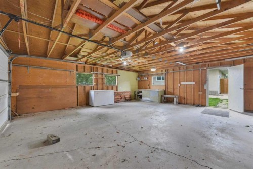 3405 55 Avenue, Red Deer, AB 