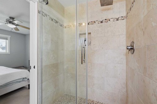 5 Westwood Crescent, Sylvan Lake, AB - Indoor Photo Showing Bathroom