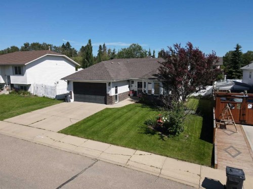 5 Westwood Crescent, Sylvan Lake, AB - Outdoor