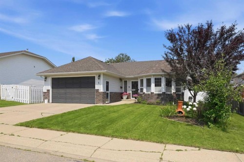5 Westwood Crescent, Sylvan Lake, AB - Outdoor