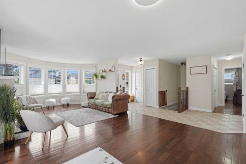 5 Westwood Crescent, Sylvan Lake, AB - Indoor Photo Showing Living Room