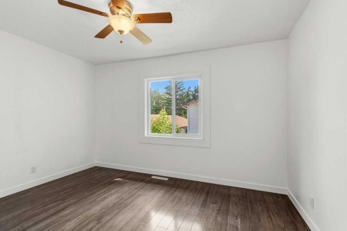 4719 46 Avenue, Sylvan Lake, AB - Indoor Photo Showing Other Room