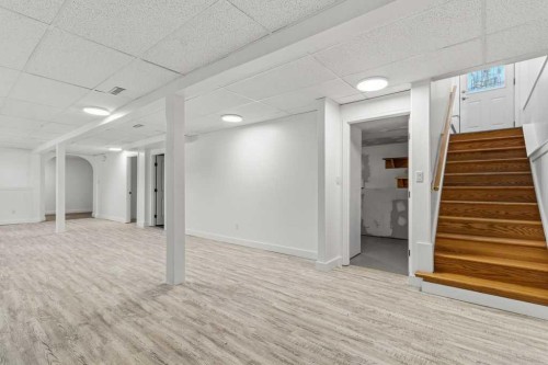 4719 46 Avenue, Sylvan Lake, AB - Indoor