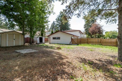 4719 46 Avenue, Sylvan Lake, AB - Outdoor