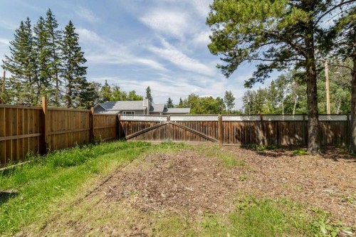 4719 46 Avenue, Sylvan Lake, AB - Outdoor