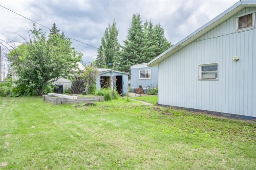 #8 48A Street Close, Alix, AB - Outdoor