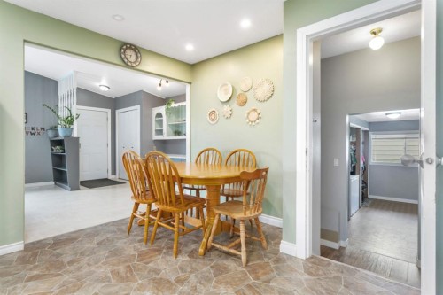 5215 52 Avenue, Eckville, AB - Indoor Photo Showing Dining Room