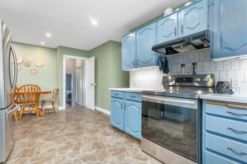5215 52 Avenue, Eckville, AB - Indoor Photo Showing Kitchen