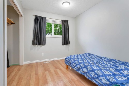 5215 52 Avenue, Eckville, AB - Indoor Photo Showing Bedroom