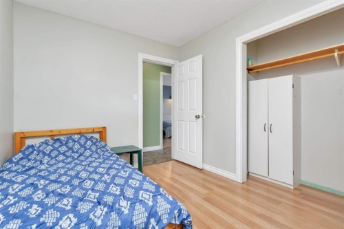 5215 52 Avenue, Eckville, AB - Indoor Photo Showing Bedroom