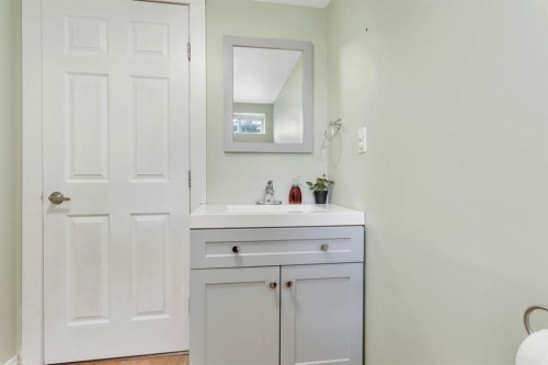 5215 52 Avenue, Eckville, AB - Indoor
