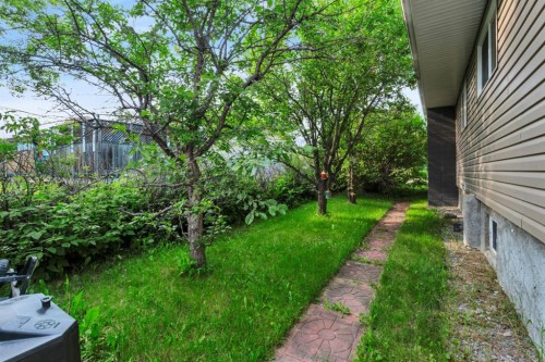 5215 52 Avenue, Eckville, AB - Outdoor