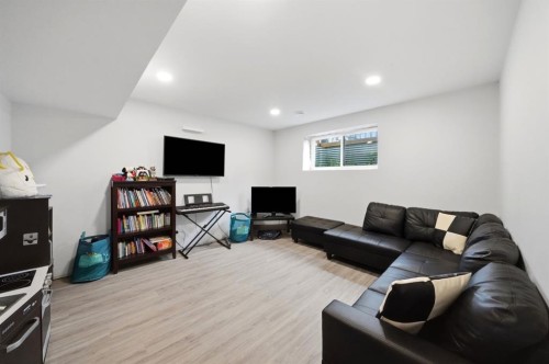 101 Longmire Close, Red Deer, AB 