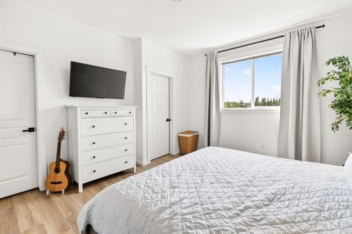 17 Alderwood Close, Blackfalds, AB - Indoor Photo Showing Bedroom