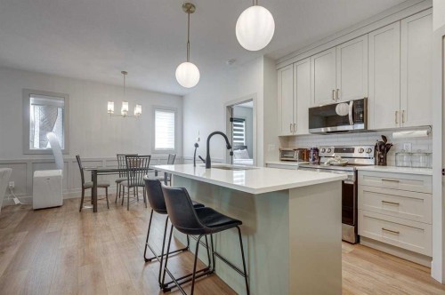 3-5324 49 Avenue, Lacombe, AB - Indoor Photo Showing Kitchen With Upgraded Kitchen