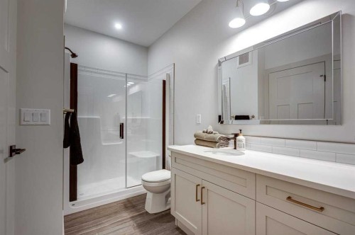 3-5324 49 Avenue, Lacombe, AB - Indoor Photo Showing Bathroom