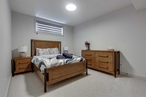 3-5324 49 Avenue, Lacombe, AB - Indoor Photo Showing Bedroom