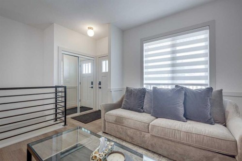 3-5324 49 Avenue, Lacombe, AB - Indoor