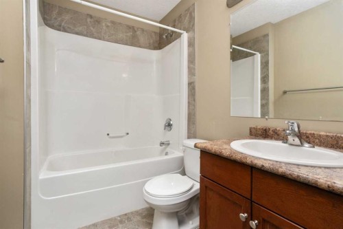 6-6802 50 Avenue, Camrose, AB - Indoor Photo Showing Bathroom