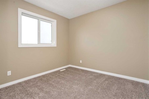 6-6802 50 Avenue, Camrose, AB - Indoor Photo Showing Other Room