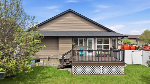 40 Emily Crescent, Lacombe, AB 