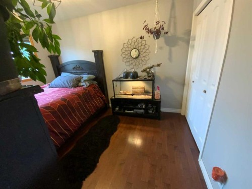 1513 Westview Drive, Bowden, AB - Indoor
