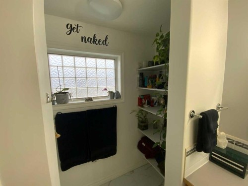 1513 Westview Drive, Bowden, AB - Indoor Photo Showing Other Room