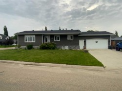 1513 Westview Drive Bowden, AB T0M 0K0