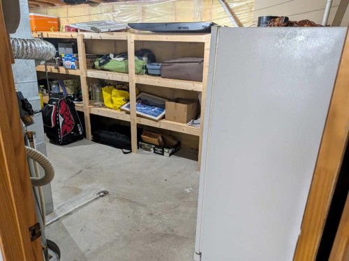 1513 Westview Drive, Bowden, AB - Indoor