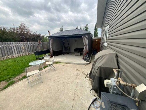 1513 Westview Drive, Bowden, AB - Outdoor