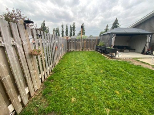 1513 Westview Drive, Bowden, AB - Outdoor
