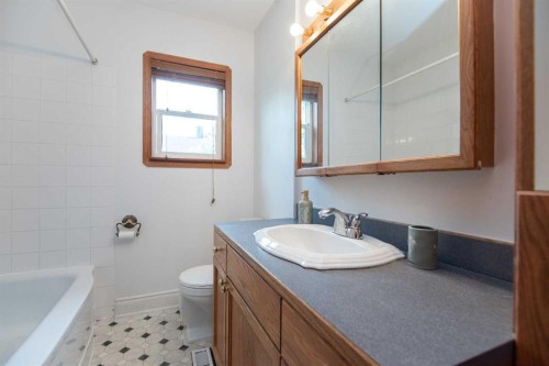 4645 47 Street, Red Deer, AB - Indoor Photo Showing Bathroom