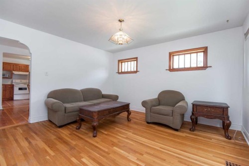 4645 47 Street, Red Deer, AB - Indoor