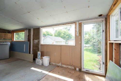 4645 47 Street, Red Deer, AB - Indoor